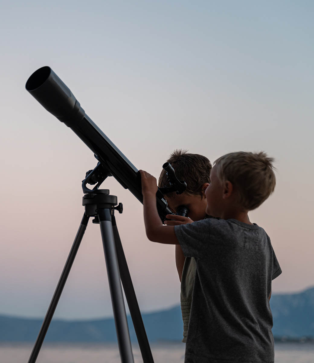 two-brothers-looking-at-the-stars-using-a-telescop-2021-08-29-09-32-08-utc-copy3.jpg two-brothers-looking-at-the-stars-using-a-telescop-2021-08-29-09-32-08-utc-copy3.jpg
